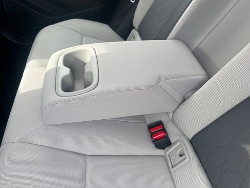 Used 2020 Toyota Corolla LE image 34