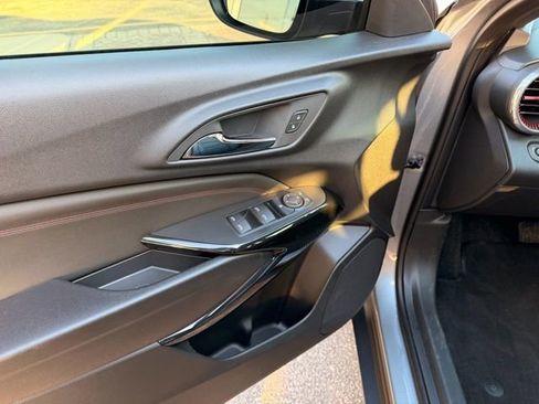 Certified 2026 Chevrolet Trax RS image 9