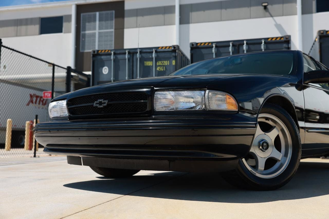 Used 1996 Chevrolet Caprice SS RWD image 38