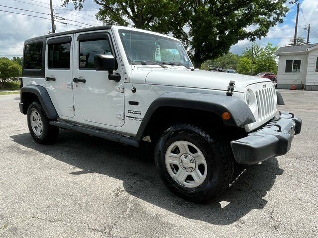 Used 2017 Jeep Wrangler Unlimited Sport w/ Mopar Black Appearance Group AWD/4WD image 3