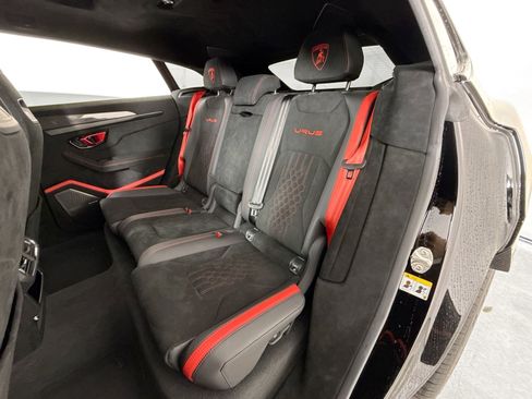 Used 2024 Lamborghini Urus Performante AWD/4WD image 19