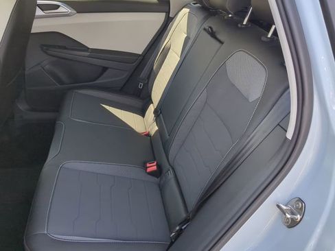 New 2026 Volkswagen Taos SE FWD image 16