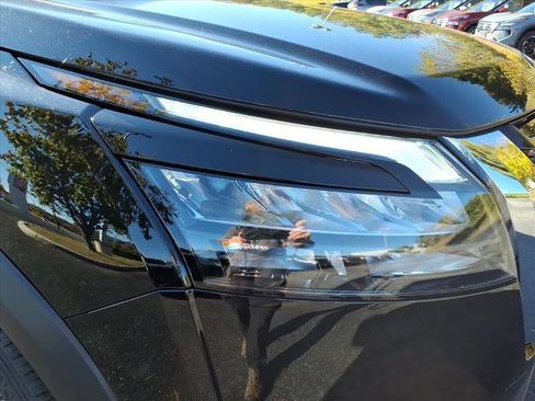 Certified 2025 Nissan Pathfinder SV AWD/4WD image 2