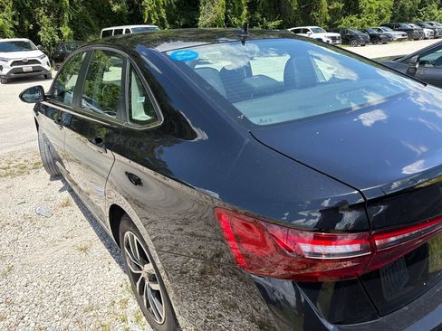 Used 2025 Volkswagen Jetta SE FWD image 7