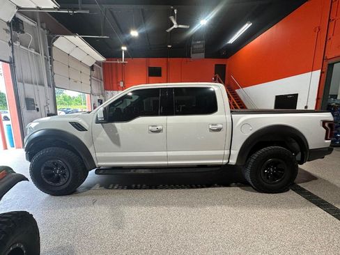 Used 2018 Ford F150 Raptor w/ Equipment Group 802A Luxury AWD/4WD image 9