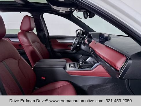 Used 2025 MAZDA CX-70 Plug-In Hybrid w/ Premium Plus image 25