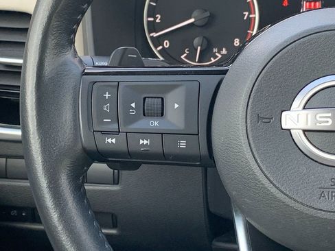 Used 2023 Nissan Rogue SL w/ SL Premium Package image 13