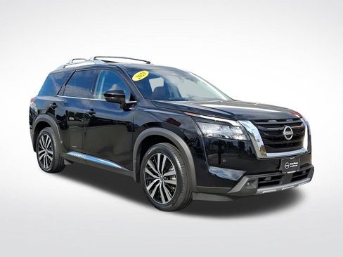 Used 2025 Nissan Pathfinder Platinum AWD/4WD image 32