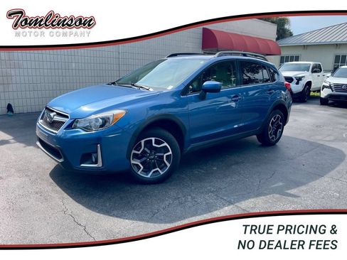 Used 2017 Subaru Crosstrek 2.0i Premium w/ Moonroof Package AWD/4WD image 1