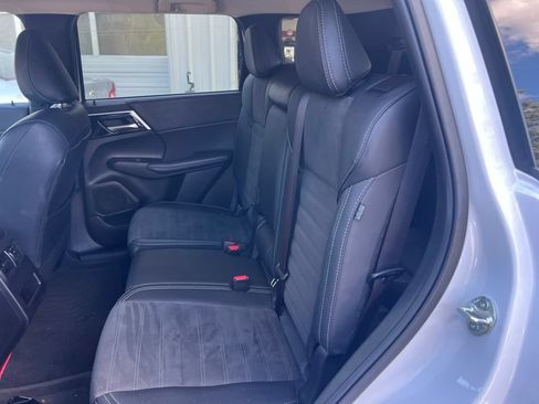 Used 2024 Mitsubishi Outlander Ralliart AWD/4WD image 9