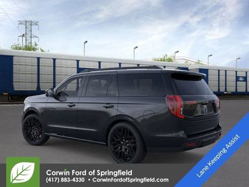 New 2026 Ford Expedition Platinum image 4