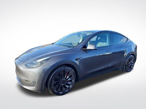 Used 2023 Tesla Model Y Performance image 9