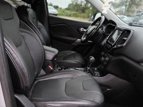 Used 2019 Jeep Cherokee Limited AWD/4WD image 15