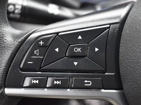 Used 2019 Nissan Kicks SV image 8