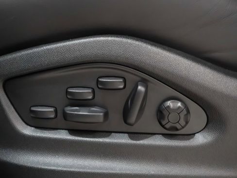 Certified 2025 Porsche Cayenne GTS image 25