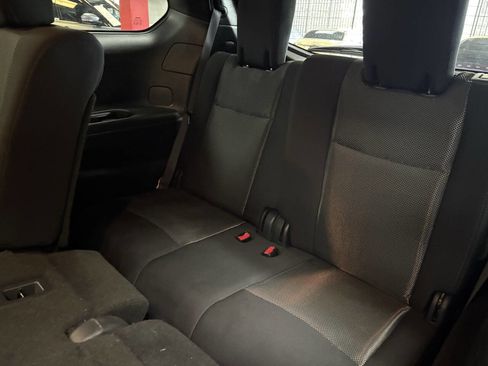 Used 2020 Nissan Pathfinder SV image 19