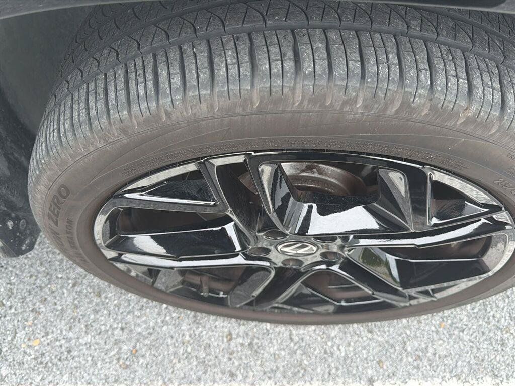Used 2026 Volkswagen Tiguan SE R-Line AWD/4WD image 3