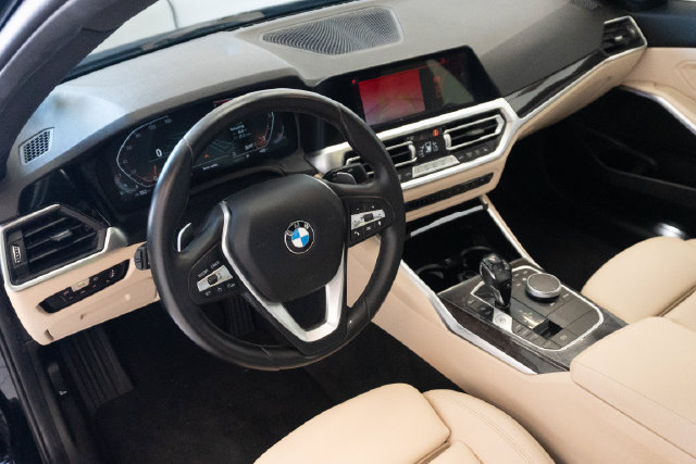 Used 2021 BMW 330i Sedan w/ Convenience Package RWD image 3