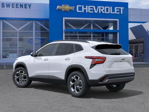 New 2026 Chevrolet Trax LT image 3