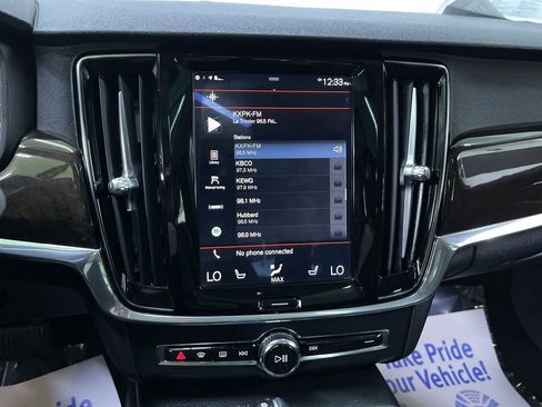 Used 2018 Volvo S90 T5 Momentum w/ Convenience Package FWD image 21
