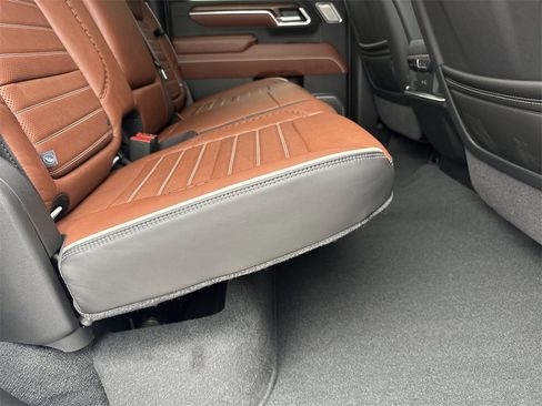 Certified 2026 GMC Sierra 2500 Denali Ultimate image 37