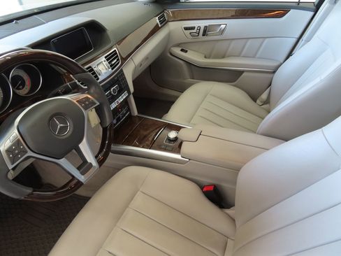 Used 2014 Mercedes-Benz E 350 4MATIC Sedan image 22