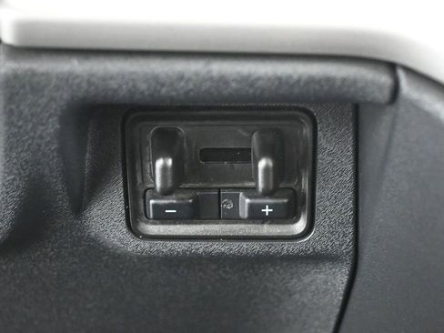 Used 2025 Ford Expedition Active AWD/4WD image 19