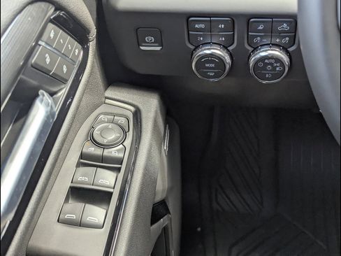 New 2026 GMC Sierra 1500 AT4 w/ AT4 Premium Package AWD/4WD image 23
