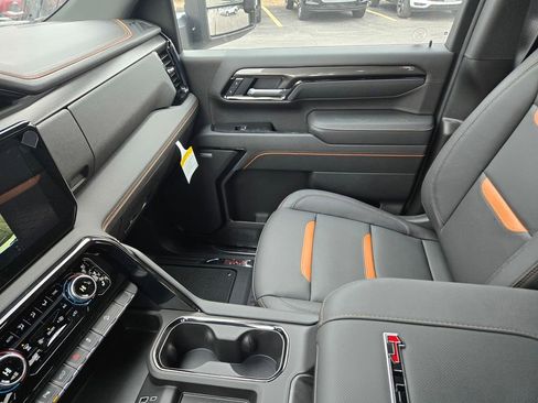 New 2026 GMC Sierra 3500 AT4 w/ AT4 Premium Plus Package image 9