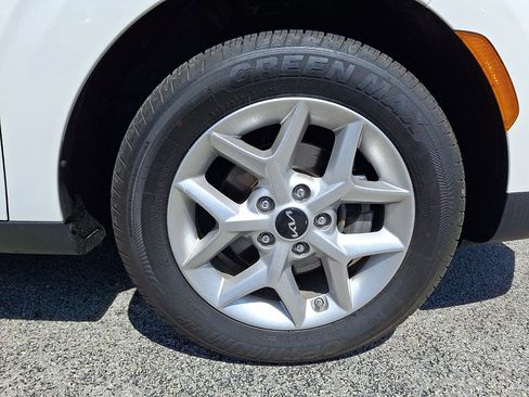 Used 2022 Kia Soul LX w/ Technology Package FWD image 9