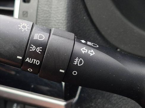 Used 2018 Subaru Forester 2.5i Touring w/ Popular Package #2 AWD/4WD image 12