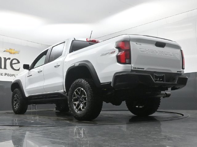 New 2026 Chevrolet Colorado ZR2 w/ Technology Package AWD/4WD image 5