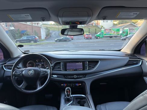 Used 2020 Buick Enclave Essence image 20
