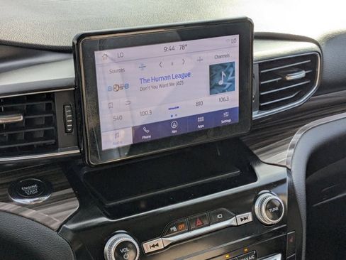 Used 2023 Ford Explorer Limited image 22