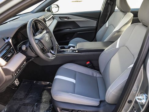 Used 2026 Toyota Camry SE image 17