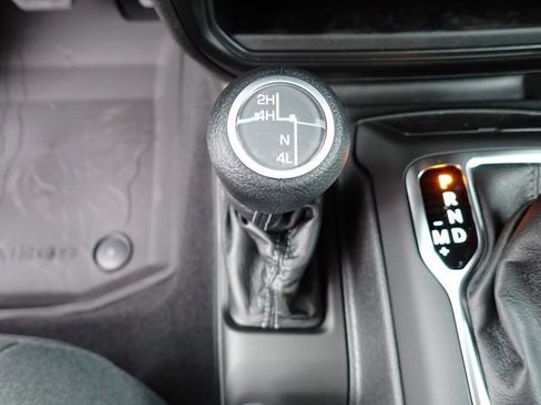 New 2025 Jeep Wrangler Unlimited Sahara AWD/4WD image 18