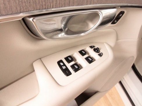 Used 2023 Volvo XC90 T8 Plus w/ Protection Package Premier image 26