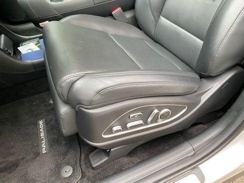 Certified 2026 Hyundai Palisade Calligraphy FWD image 23