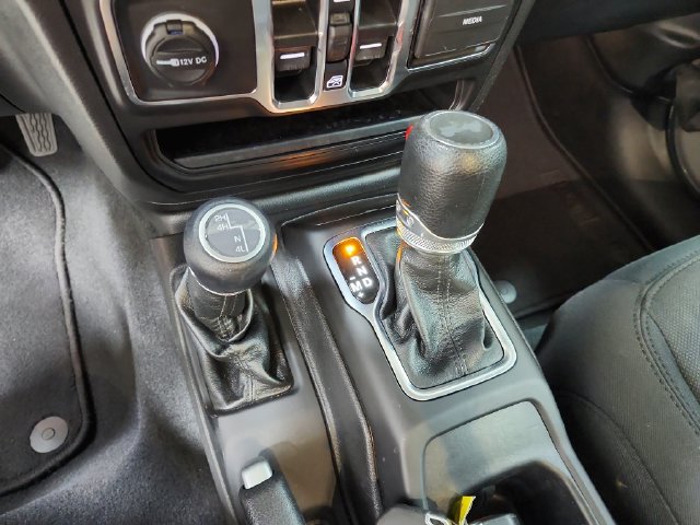 Used 2022 Jeep Wrangler Unlimited Sport AWD/4WD image 25