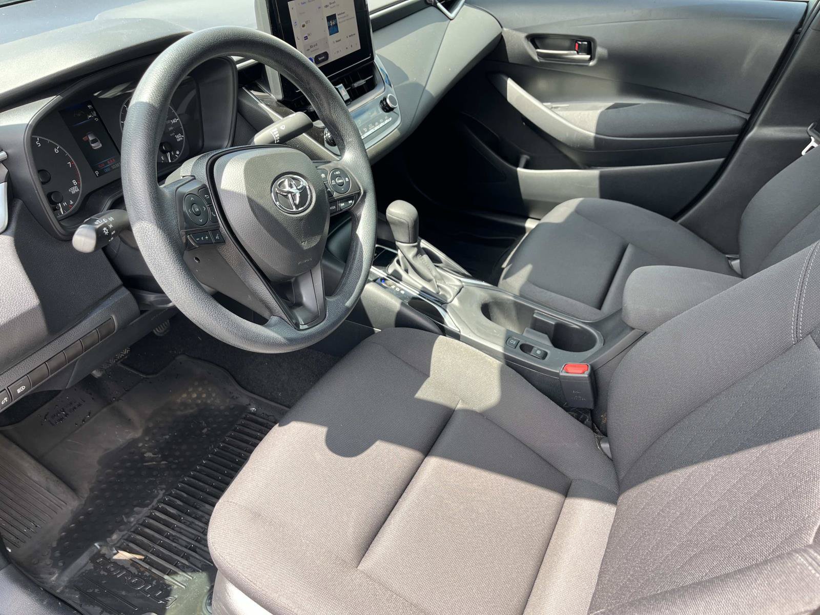 Used 2024 Toyota Corolla LE FWD image 25