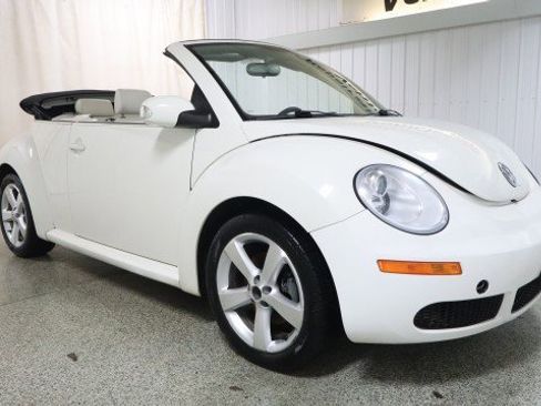 Used 2007 Volkswagen Beetle Triple White Edition image 5