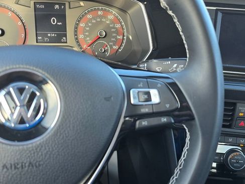 Used 2021 Volkswagen Jetta SE w/ SE Cold Weather Package image 12