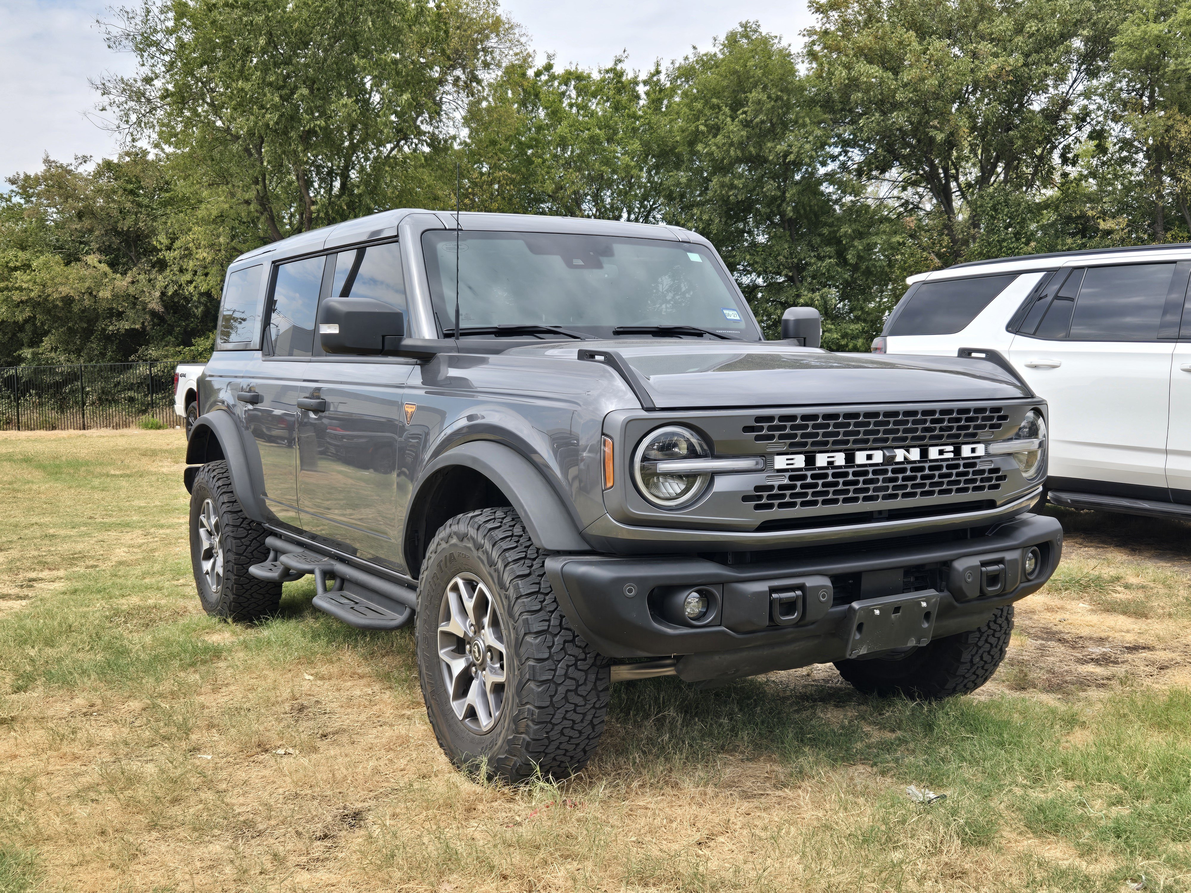 Used 2025 Ford Bronco Badlands AWD/4WD image 1