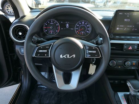 Used 2023 Kia Forte LXS image 17