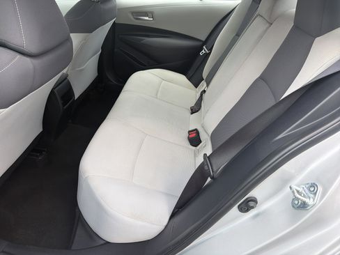 Used 2021 Toyota Corolla LE FWD image 29