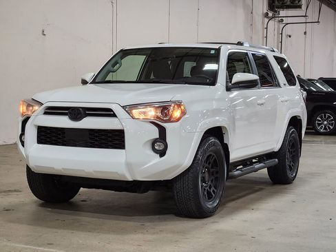 Used 2022 Toyota 4Runner SR5 image 4