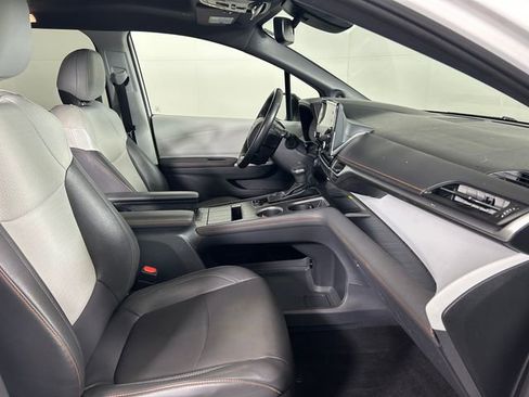 Used 2022 Toyota Sienna XSE image 28