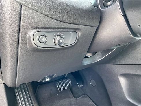 Used 2024 Chevrolet Equinox LS w/ LS Convenience Package FWD image 30