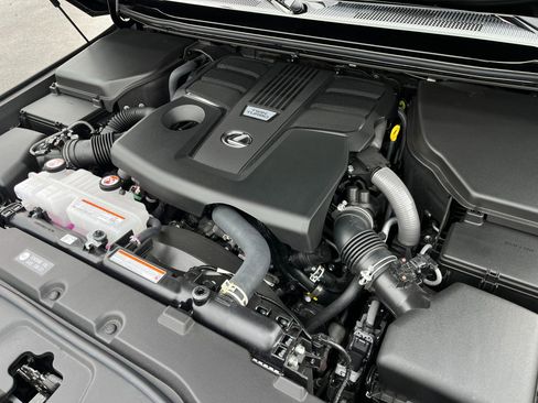 Used 2025 Lexus GX 550 w/ Accessory Package (31) image 66