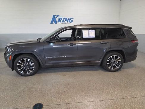 Used 2024 Jeep Grand Cherokee L Overland w/ Luxury Tech Group IV AWD/4WD image 2